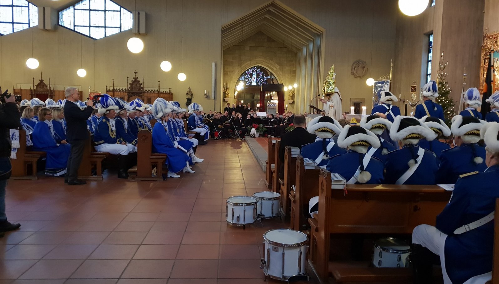 160 Jubi-Gottesdienst Blaue Funken St. Anno (c) Inge Moors