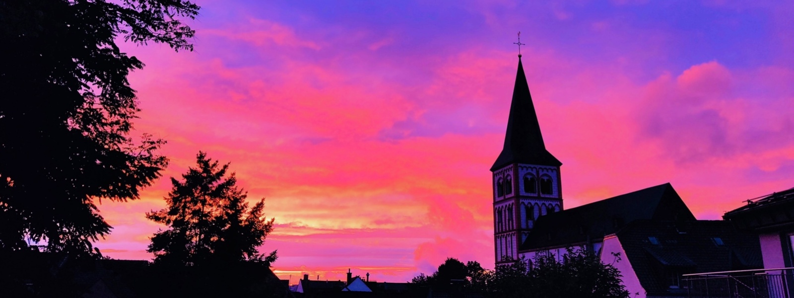 Servatiuskirche bei Sonnenuntergang (c) Martina Sedlaczek